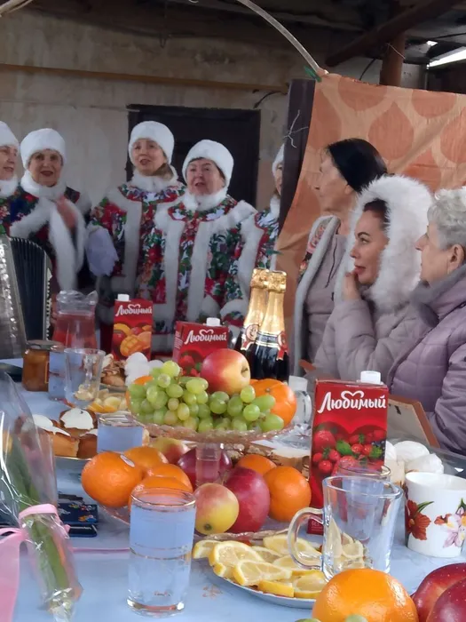 photo_5282890708903729100_y