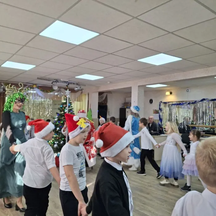 photo_5359795345333882131_y