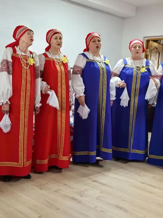 photo_5282747063722513285_y