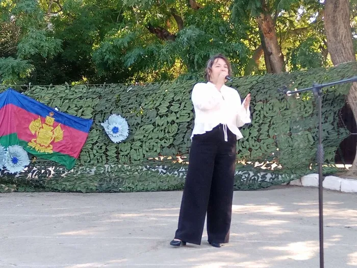 photo_5343706410724227835_y